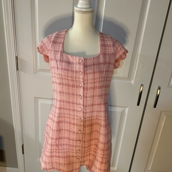 LeLe Dresses & Skirts - Scallop Trim Cotton Blend Tweed Minidress